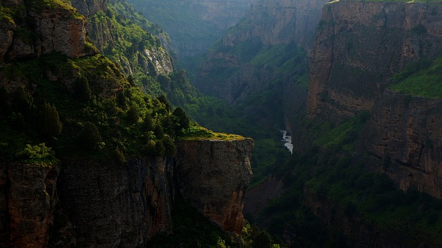 canyon-mountain-GCT